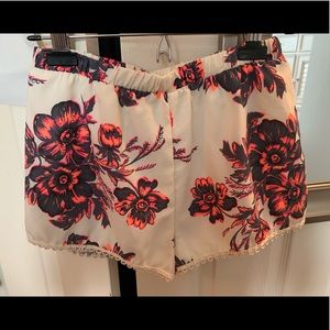 Floral Light shorts